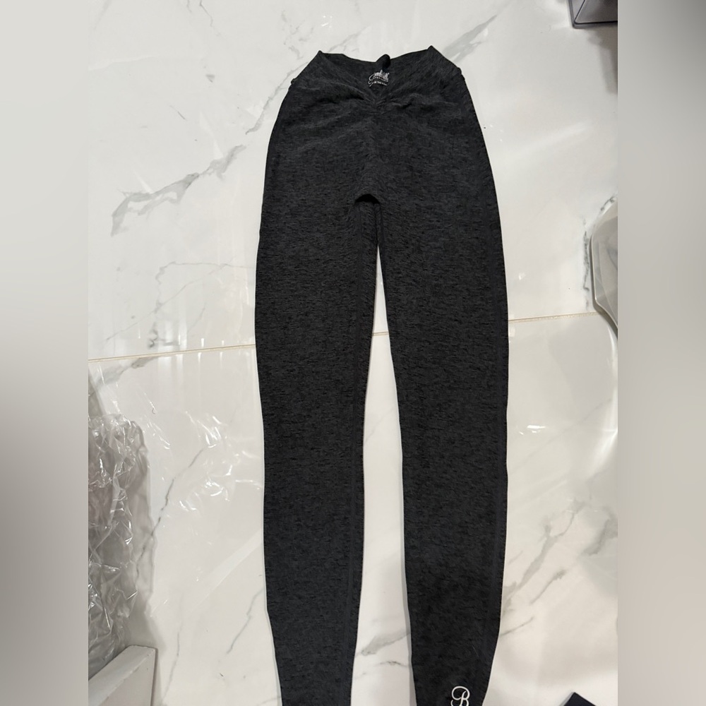 Bombshell sportswear v front legging